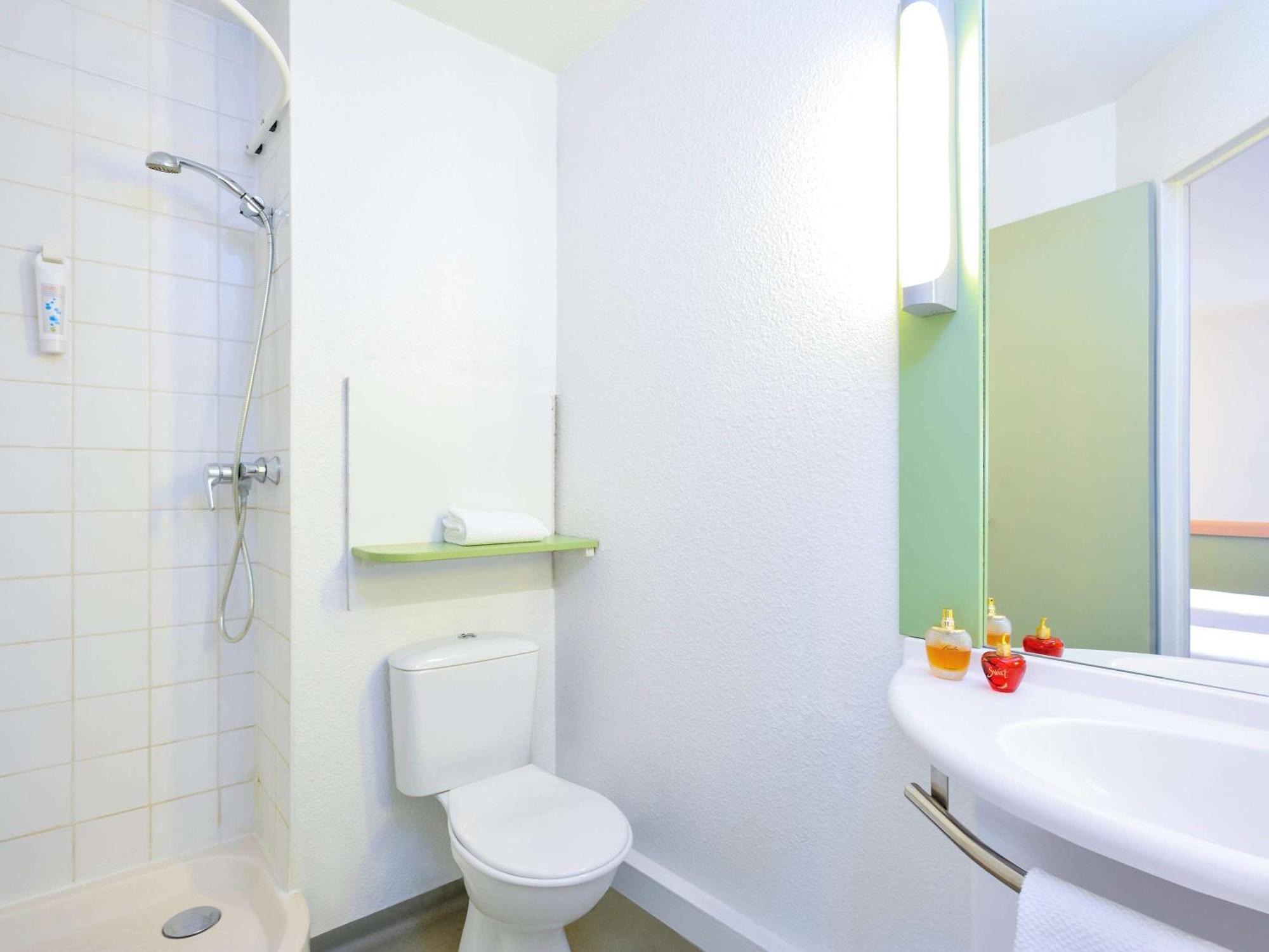 Ibis Budget Lille Gares Vieux-Lila Exterior foto