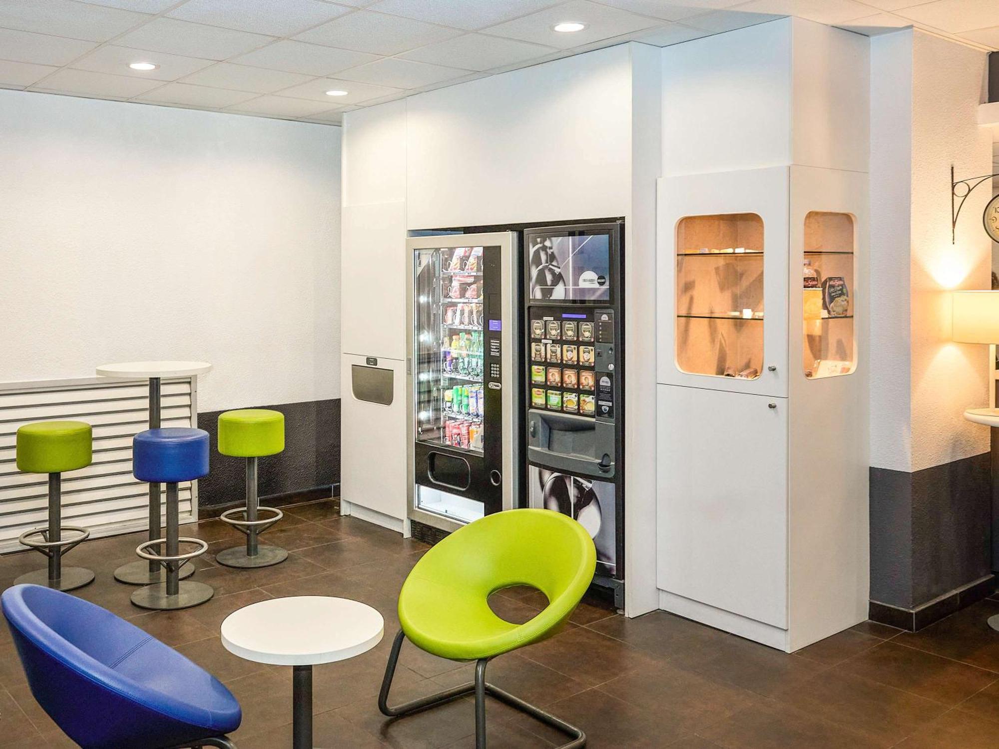 Ibis Budget Lille Gares Vieux-Lila Exterior foto