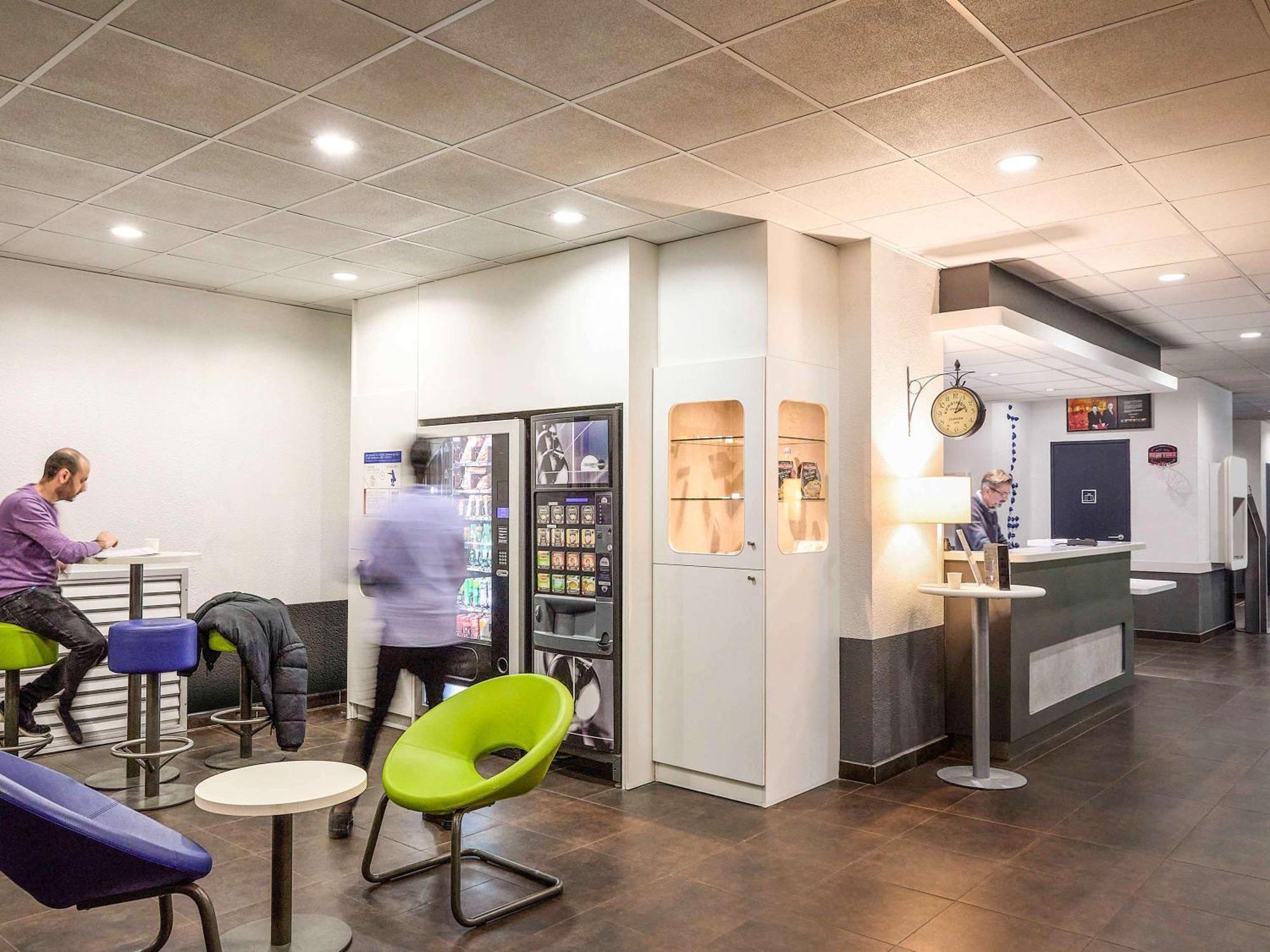 Ibis Budget Lille Gares Vieux-Lila Exterior foto