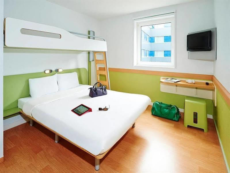 Ibis Budget Lille Gares Vieux-Lila Exterior foto